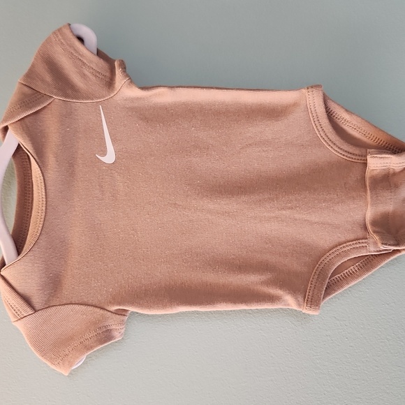 Nike Tan & Cream 2 Piece Bodysuit Set - Picture 8 of 13